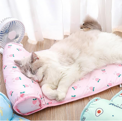 Охолоджуюча підстилка з подушкою Derby Ice Silk Summer Pet Cooling Mat Strawberry для домашніх тварин Derby