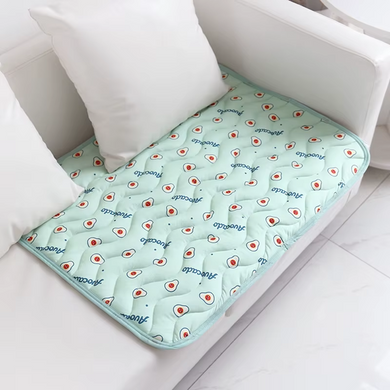 Летняя охлаждающая подстилка Derby Ice Silk Summer Pet Cooling Mat Avocado Derby