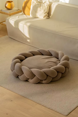 Лежанка для собак і котів Люпосанчик Stylish hand-crocheting plush Pet Bed, Dark Camel Люпосанчик